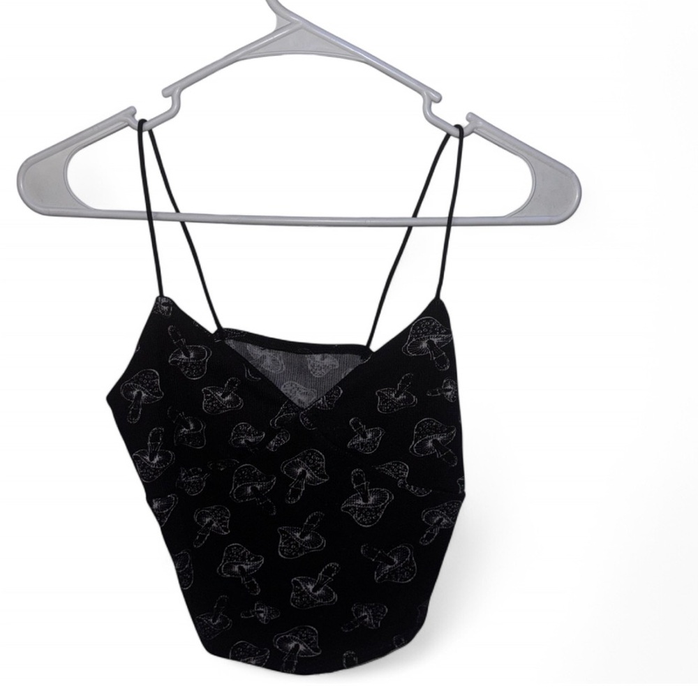 Black Mushroom Print Cropped Tank Top